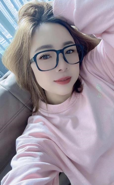 越秀杨箕站眼镜姐