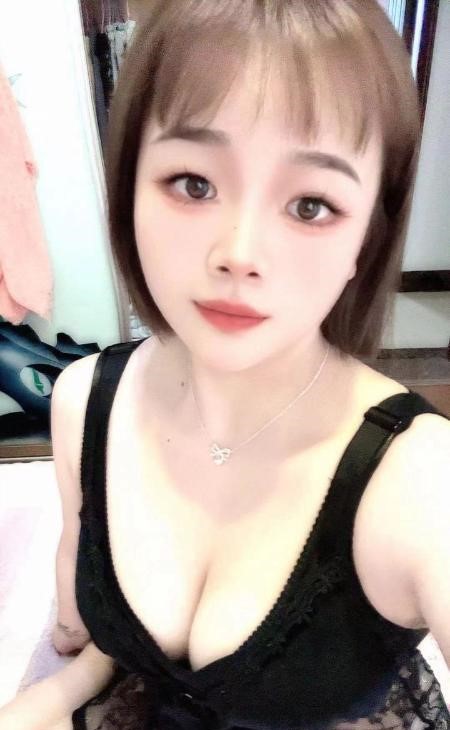 风骚大奶妹子
