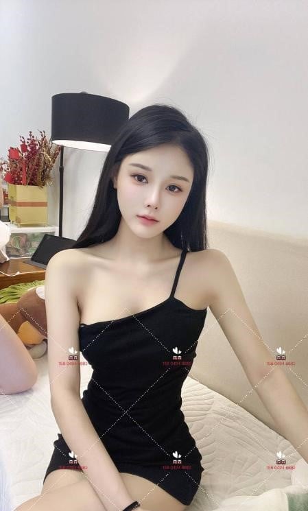 情趣诱惑女友感馨儿