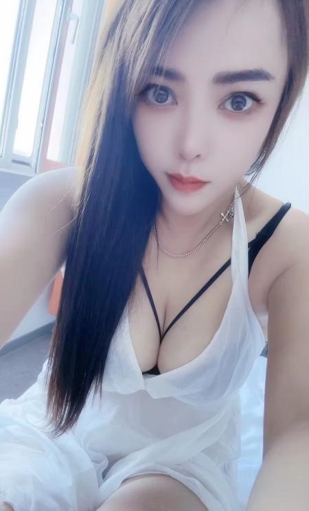 刚刚回归的小姐姐