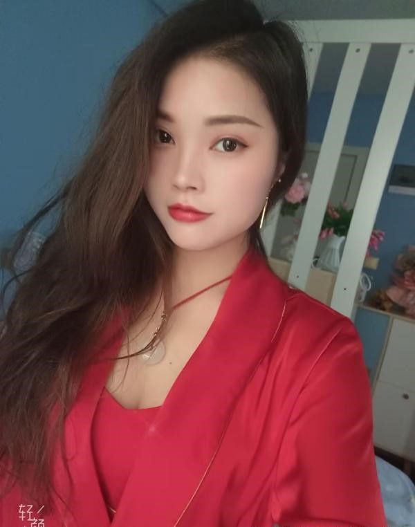龙华清纯美女