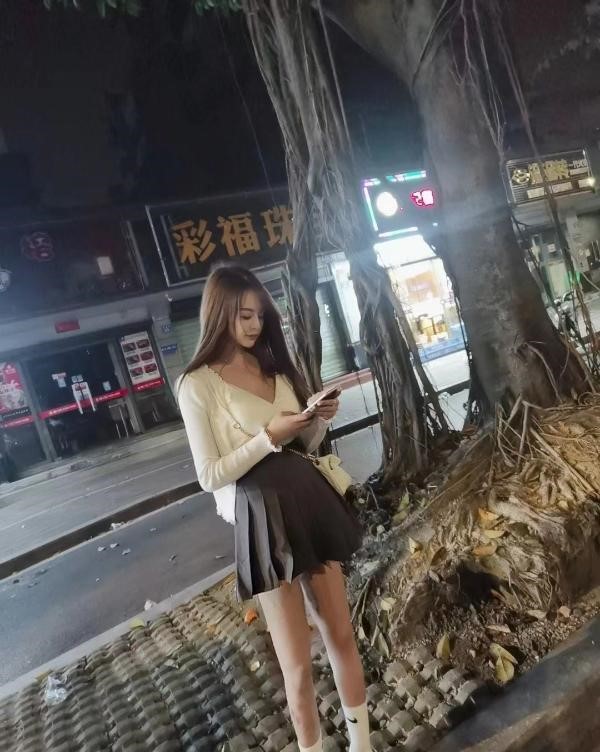 大奶服务系御姐