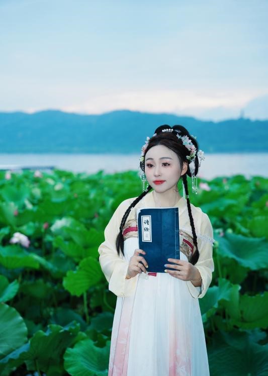一字马川妹子