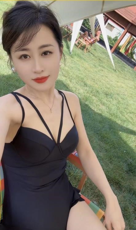 性感丰满美女