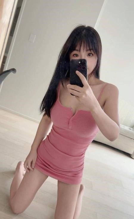 大胸粉嫩颜值小姐姐