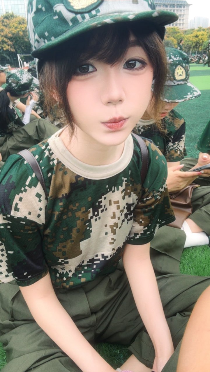 美颜少女,颜值温顺很听话