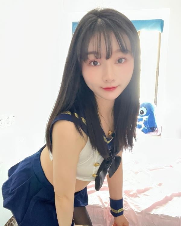 天河颜萝莉朵朵