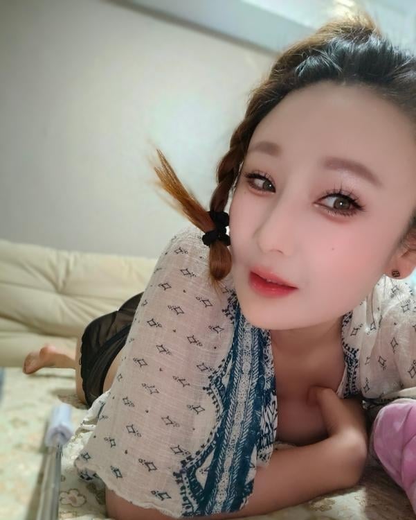 昆山大奶性感美女