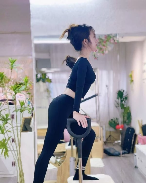行知路瑜伽小妹