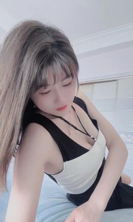 苗条骨感阿媚