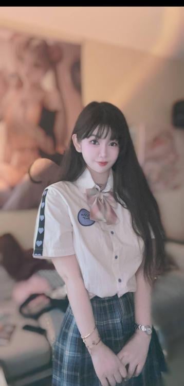 福田大胸佩琪