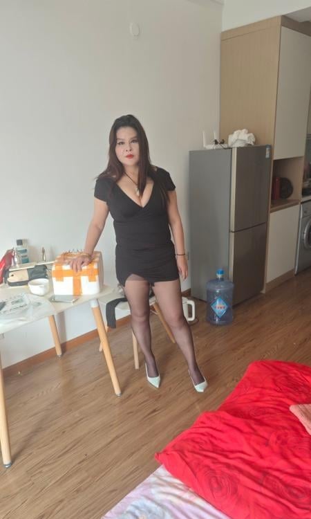 大胸风骚熟女
