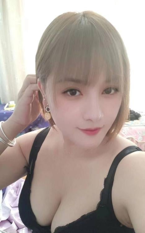 黄岛天然大胸妹