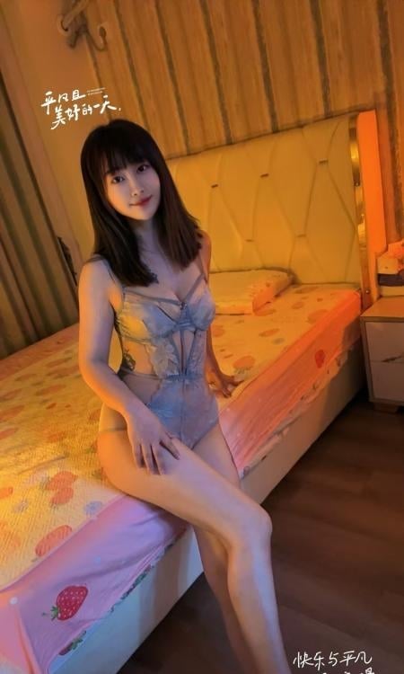 魅力女孩小妮妮