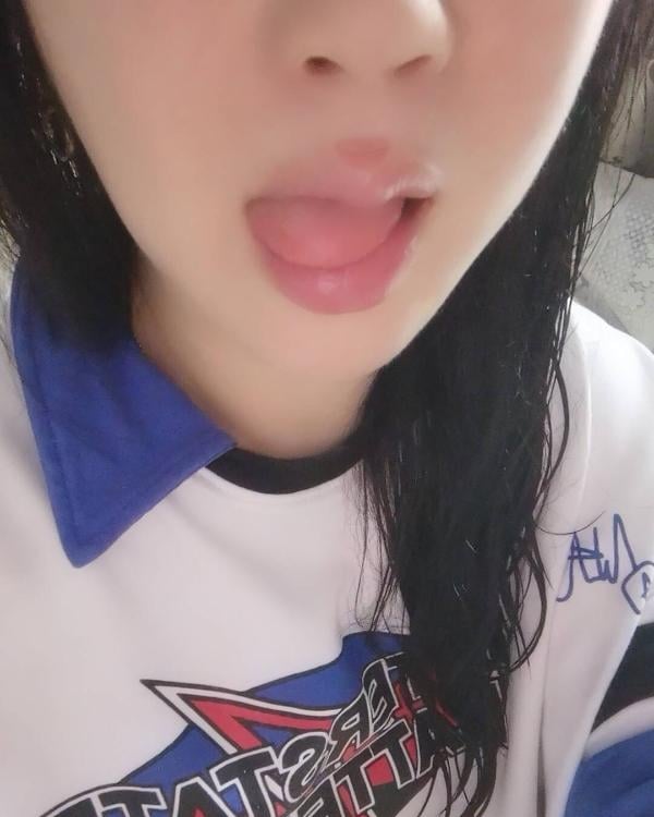 越秀巨乳风情姐姐