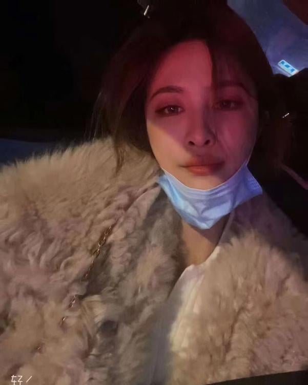 颜值高左小右