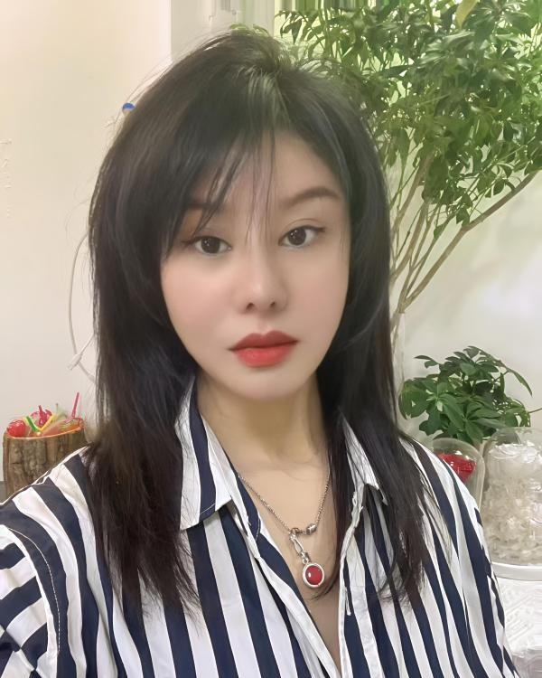 大胸球球