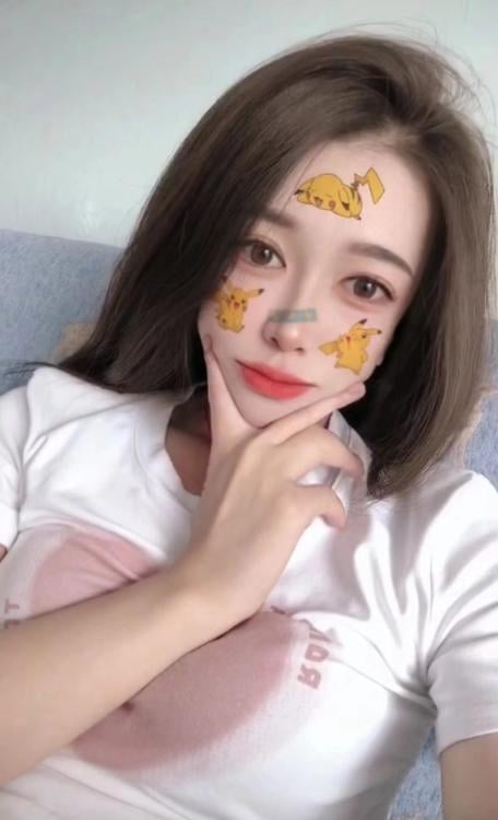 大东后门女孩