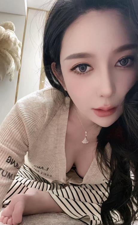 丰满肥臀桃子姐
