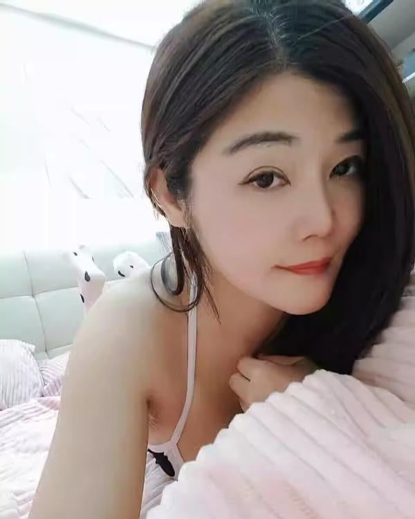 英子黑丝