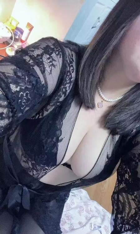 栖霞大胸大屁股少妇