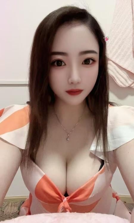 妩媚动人莉莉