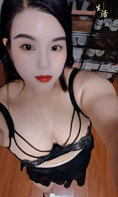 海珠大胸少妇灵灵