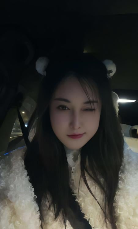 黑丝长腿乐儿