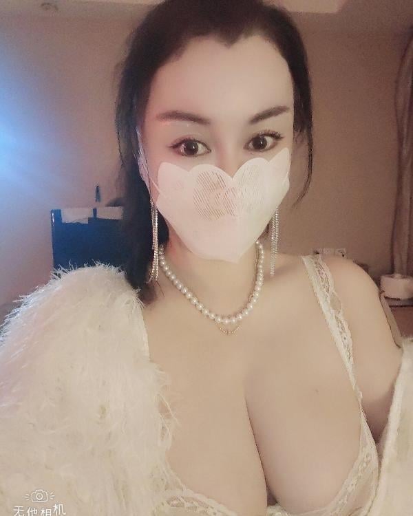 越秀美胸丽莎