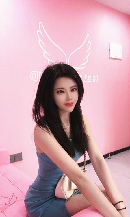 梅花园腿精依依