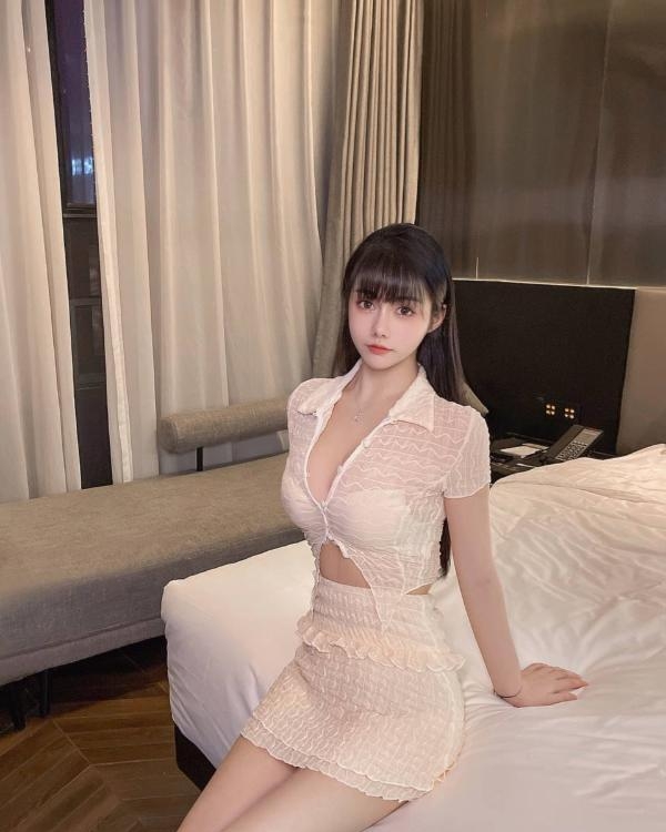 越秀F豪乳萱萱