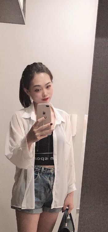 甜美型小美女