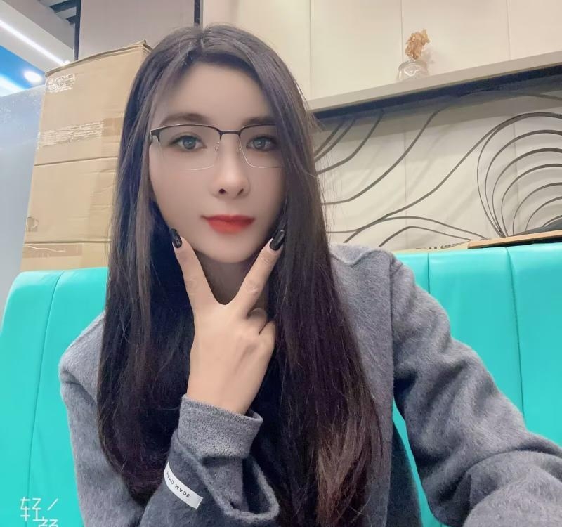 高颜值妹子
