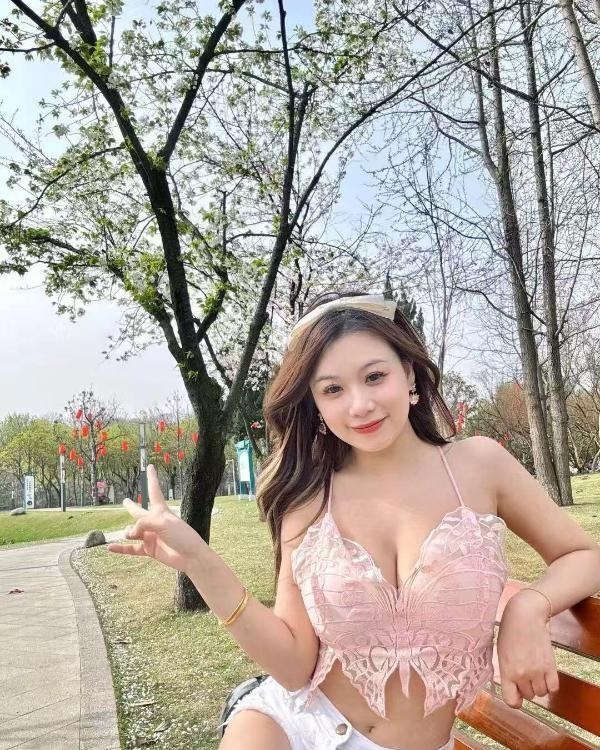 颜值大奶佳佳