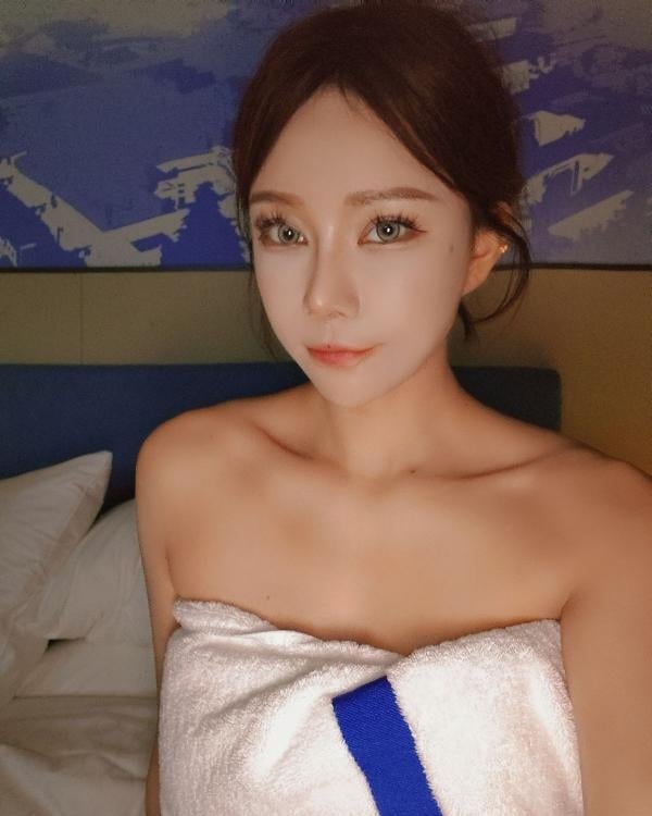 短发少女翻云覆雨