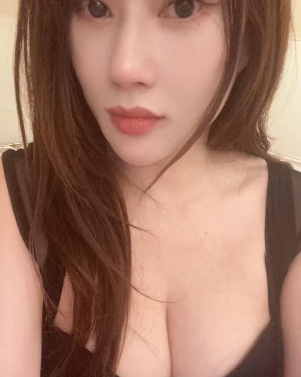 天然大奶妹