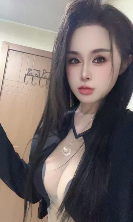 大胸球球老师