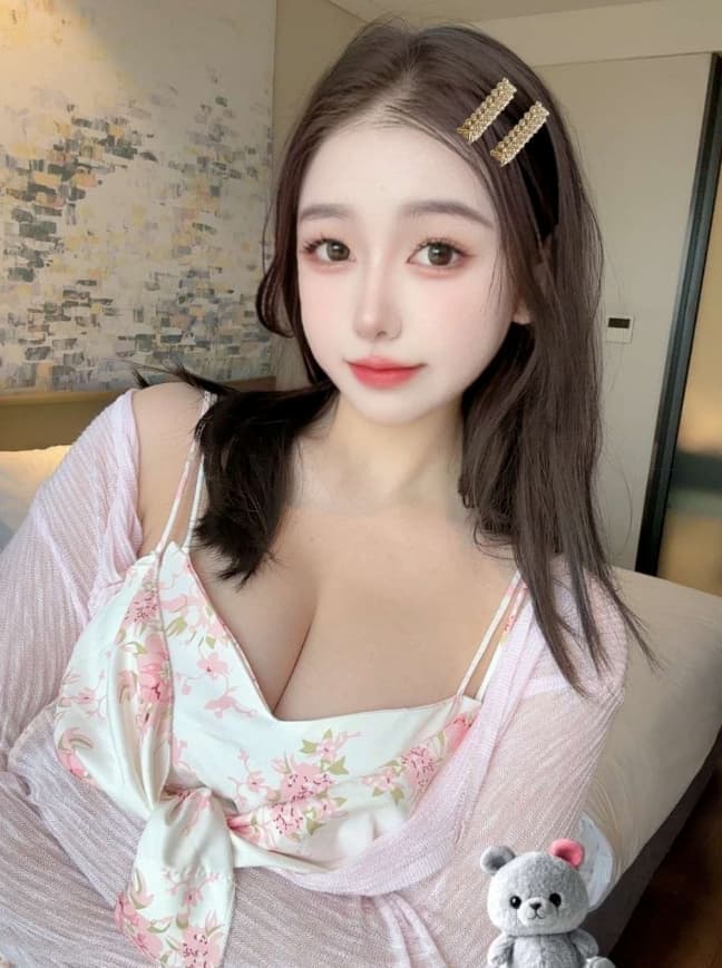 一个20出头嫩妹!人美服务骚