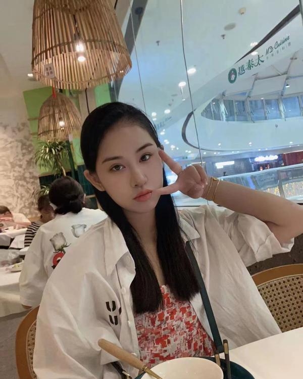 天河长腿美女