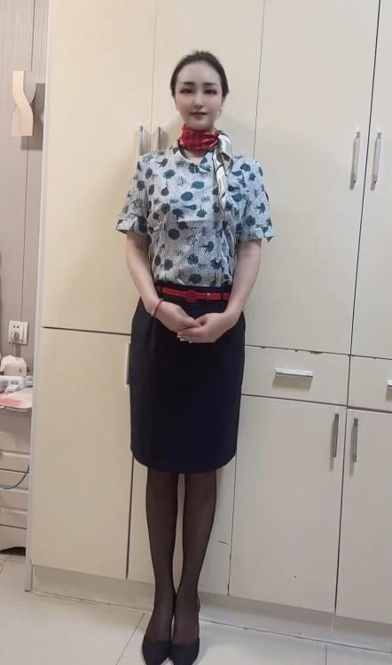 长腿甜美空姐来了