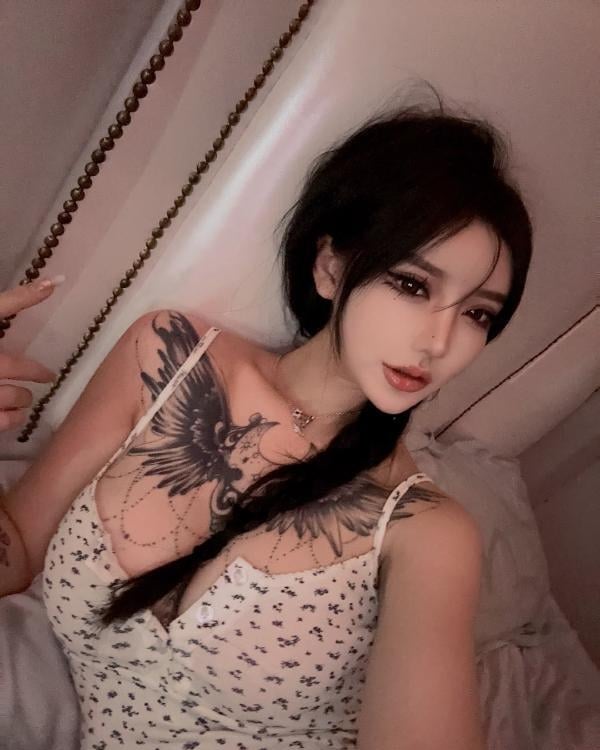 黄埔纹身尤物嘉怡