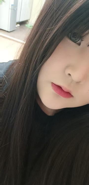 白皙巨乳坦妹