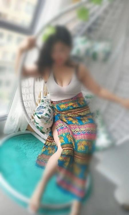 大胸大屁股少妇