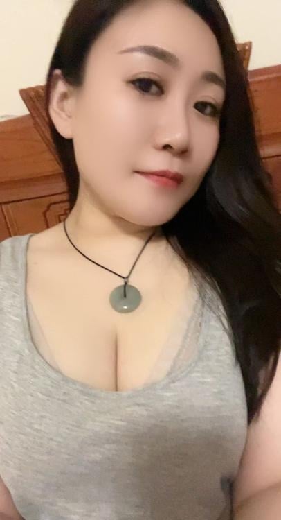 肉臀波霸小姐姐