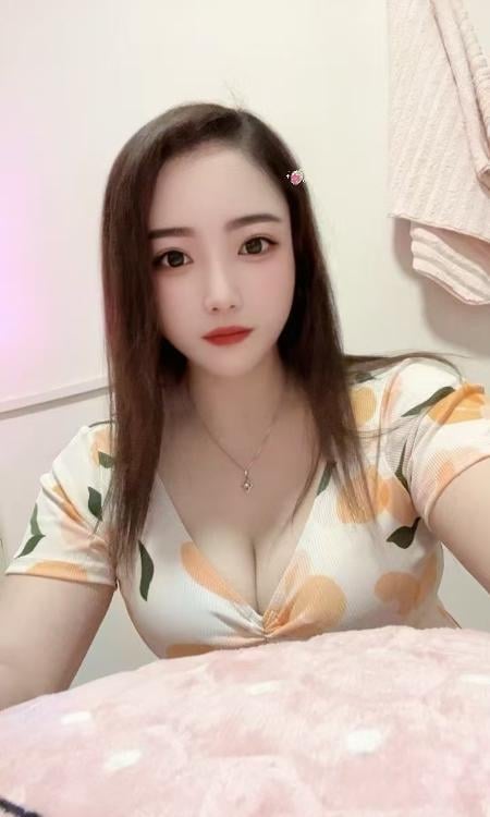 妩媚动人莉莉