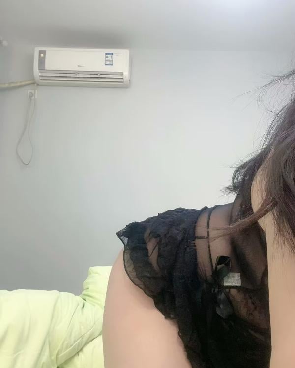 美甲师兼职少妇