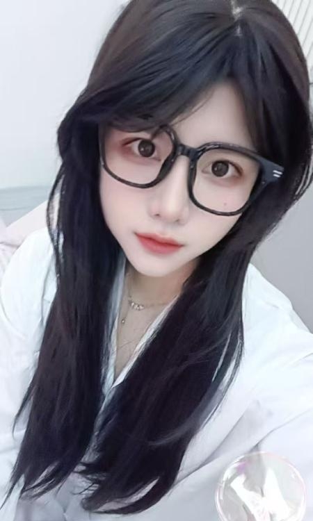 滨江眼睛妹子