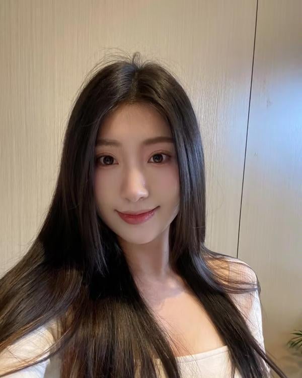 妩媚大胸御姐