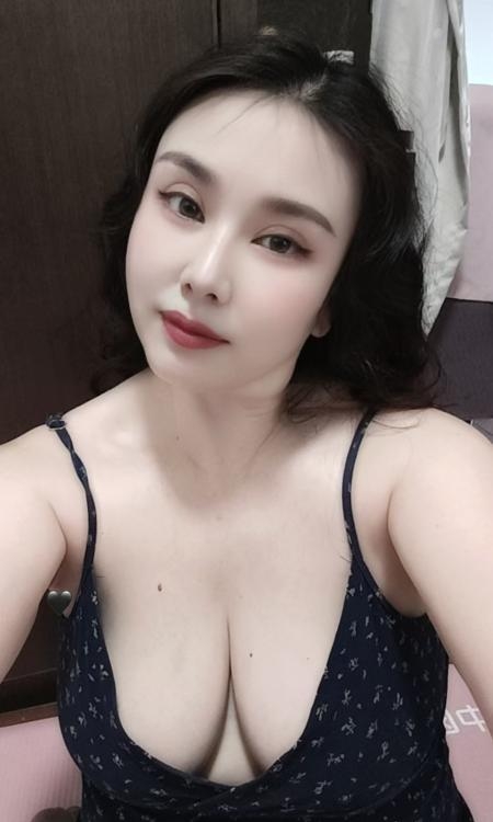 巨乳莉莉