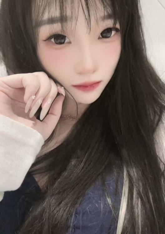 蜀山肤白瘦妹子